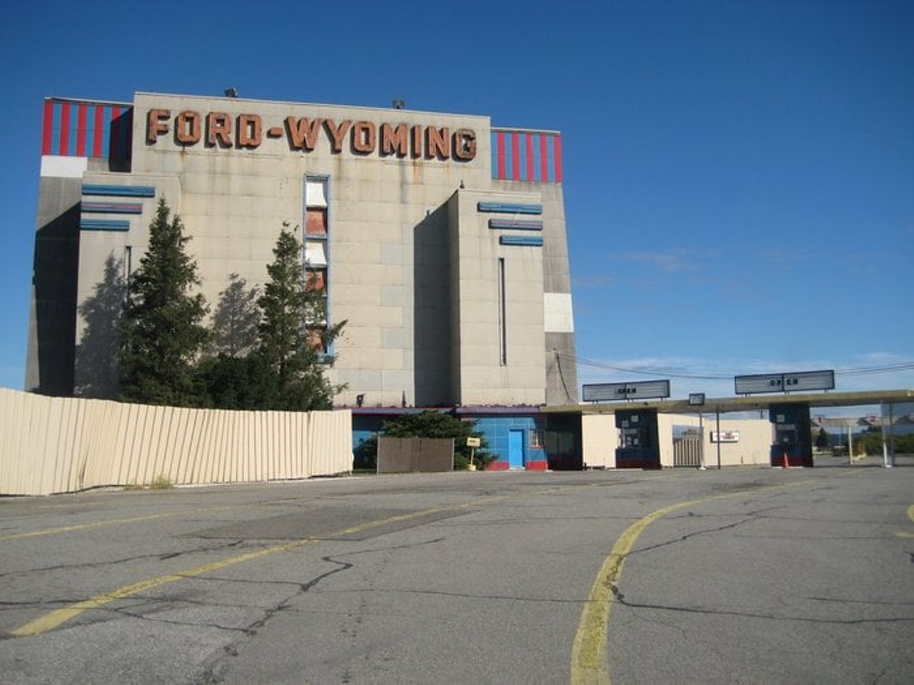 Ford-Wyoming Drive In
10400 Ford Rd., Dearborn; 313-846-6910
Many drive-ins have perished over the years, but the Ford-Wyoming Drive-In still stands tall. Enjoy some popcorn and soda while watching the newest movies right from the comfort of your own car.
Photo via Yelp user, Becki B.