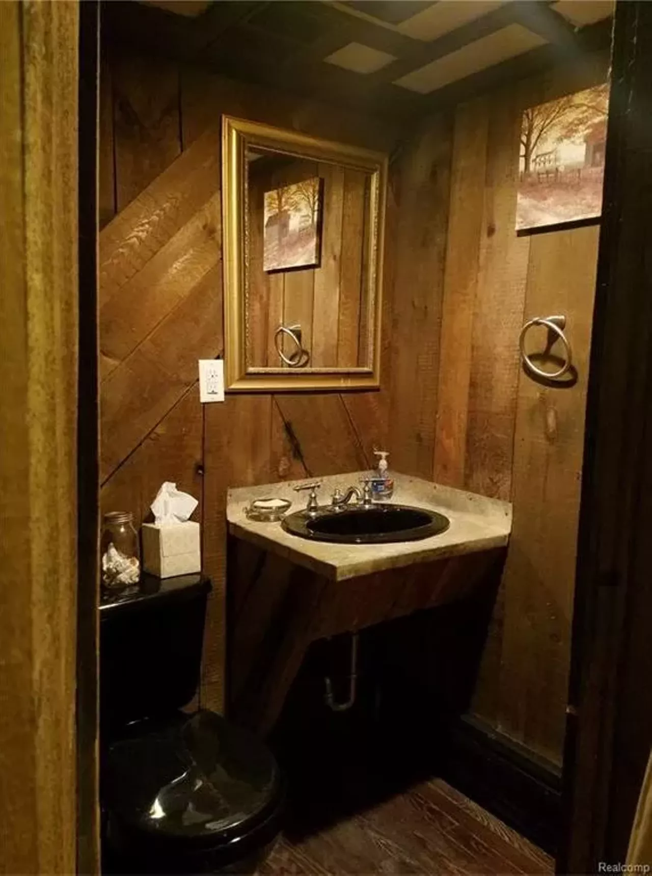Image: 23 photos of 'Creem' magazine founder &#146;70s-style rock &#146;n&#146; roll party house that is for sale