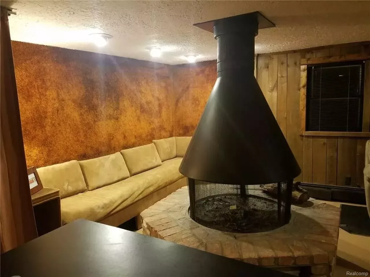 Image: 23 photos of 'Creem' magazine founder &#146;70s-style rock &#146;n&#146; roll party house that is for sale