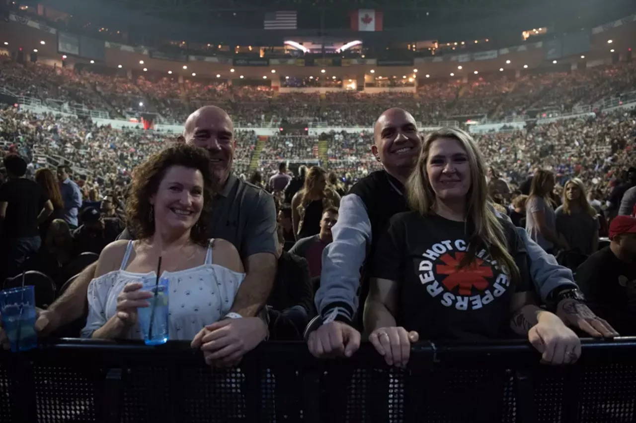 Image: 25 badass photos of Red Hot Chili Peppers @ Joe Louis Arena