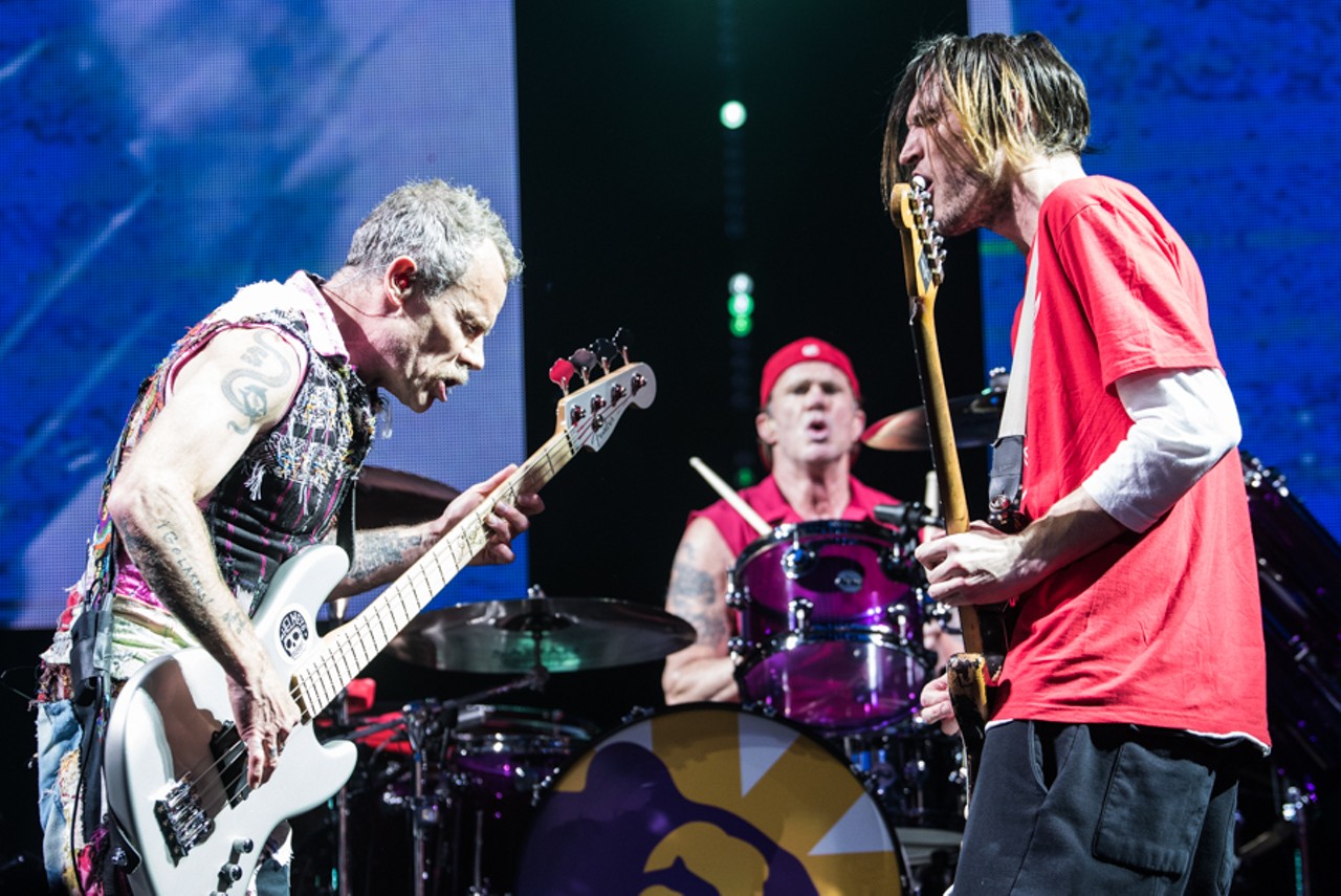 25 badass photos of Red Hot Chili Peppers @ Joe Louis Arena