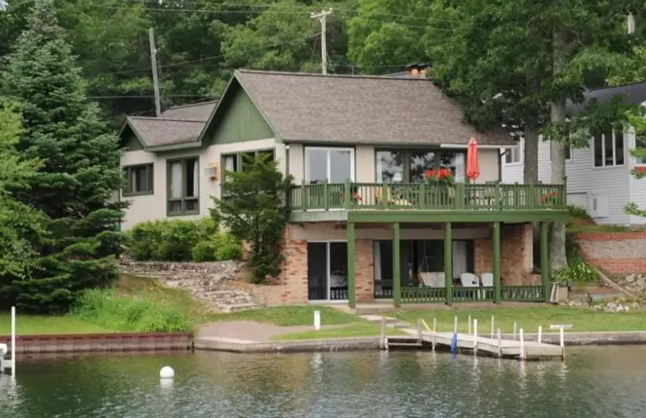 Clear Lake Resort (West Branch) 7 guests, 3 bedrooms, 1.5 baths $175 per night This roomy cabin on Clear Lake is perfect for a family vacation or group getaway.&nbsp; Photo via Airbnb