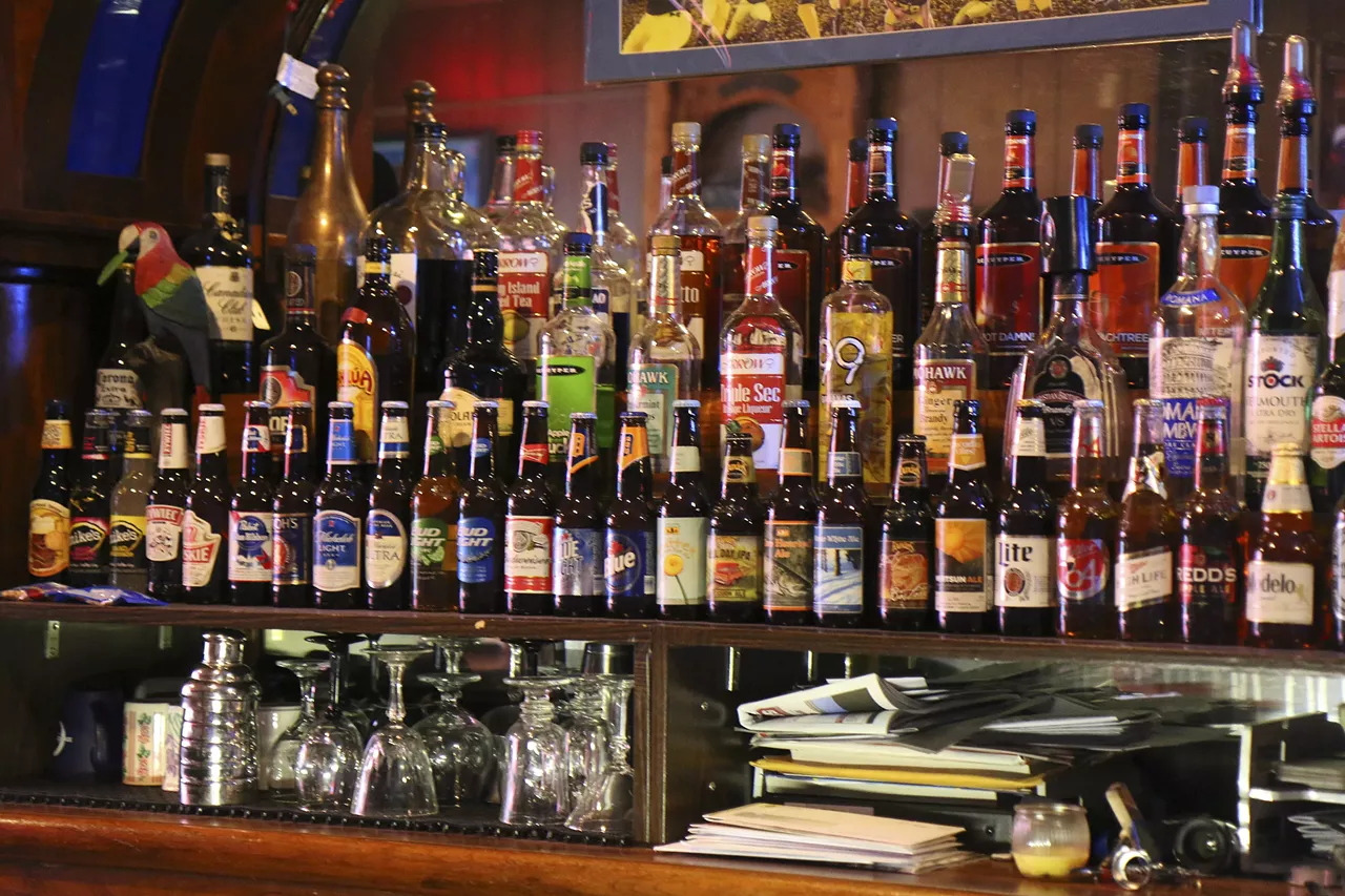 Image: 25 mouthwatering photos from Baker Streetcar Bar&#146;s Alley Cow Grille