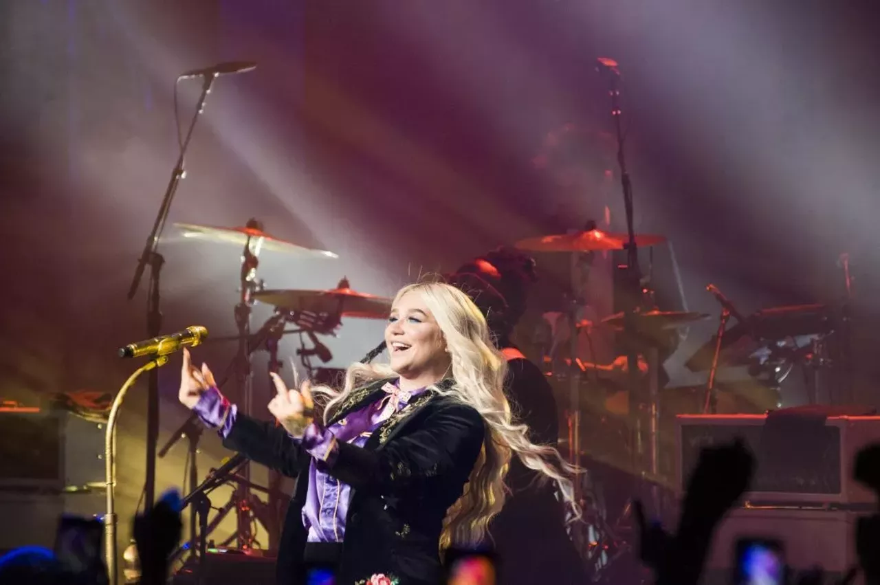 Image: 25 wild photos of Kesha at the Fillmore
