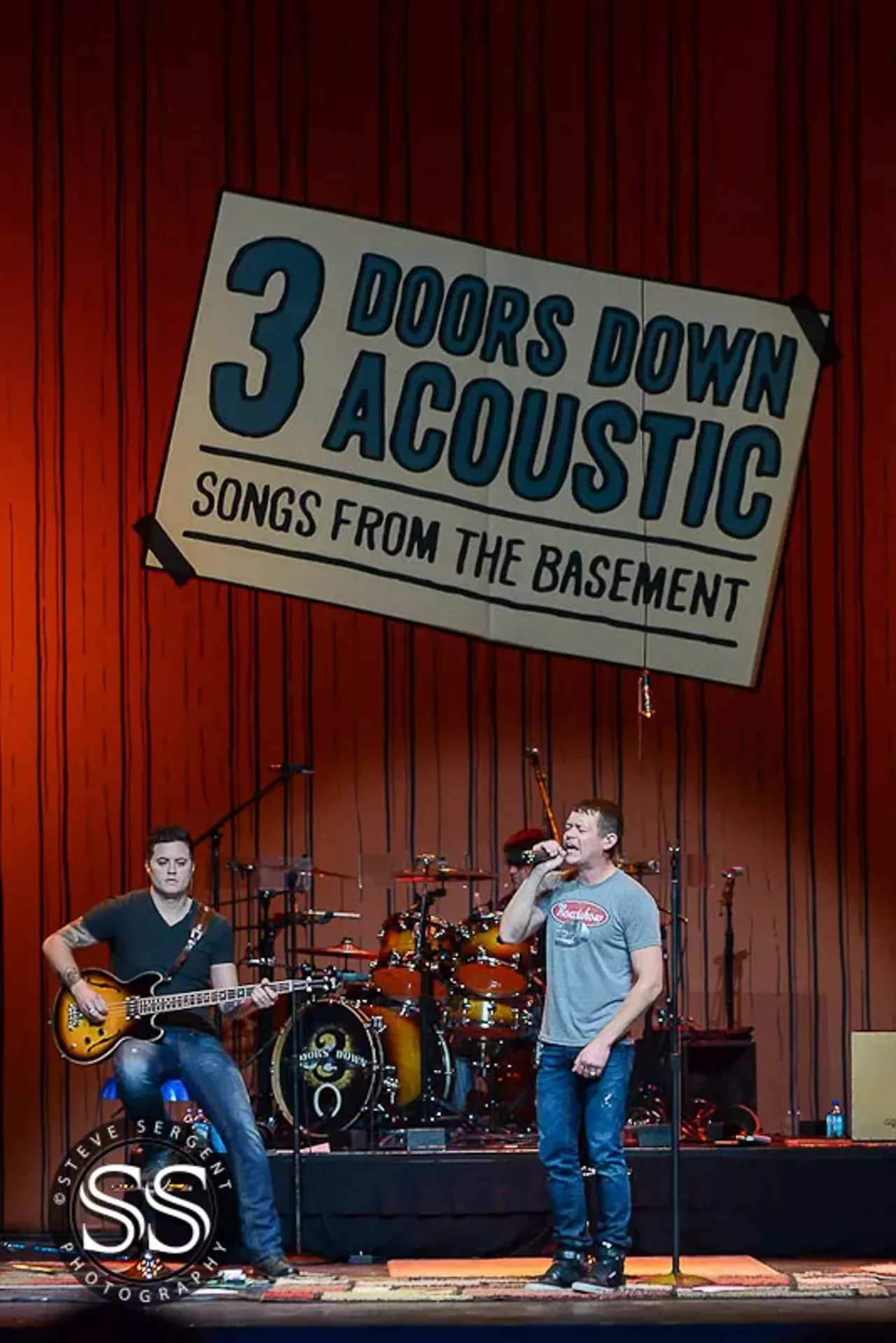 Image: 26 photos from 3 Doors Down's acoustic set at MotorCity Casinos Sound Board