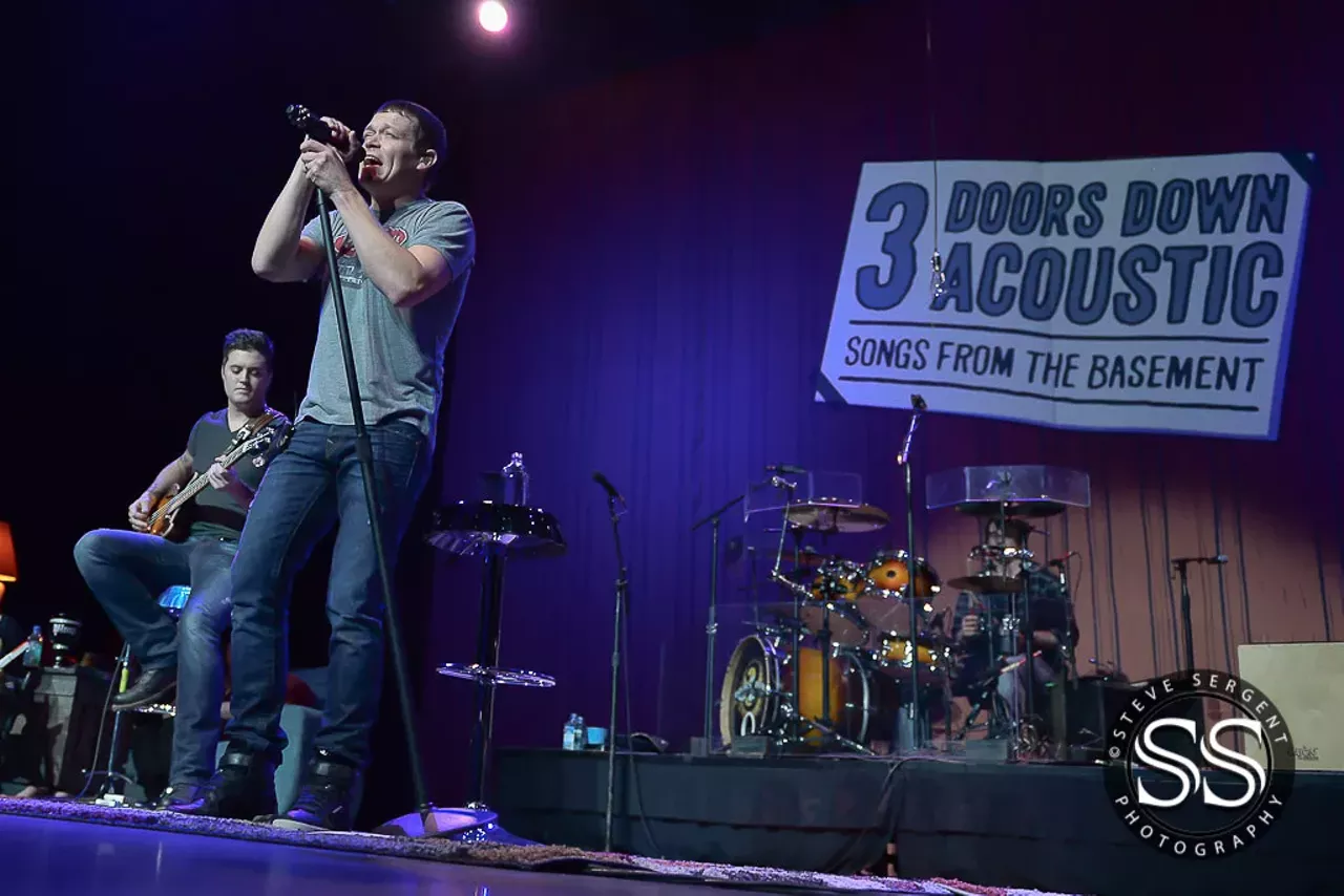 Image: 26 photos from 3 Doors Down's acoustic set at MotorCity Casinos Sound Board