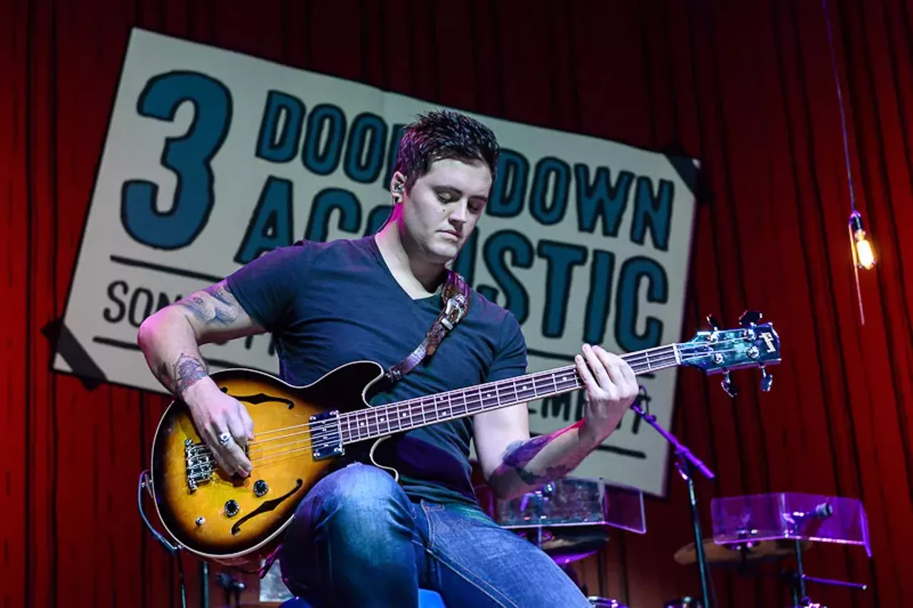 Image: 26 photos from 3 Doors Down's acoustic set at MotorCity Casinos Sound Board