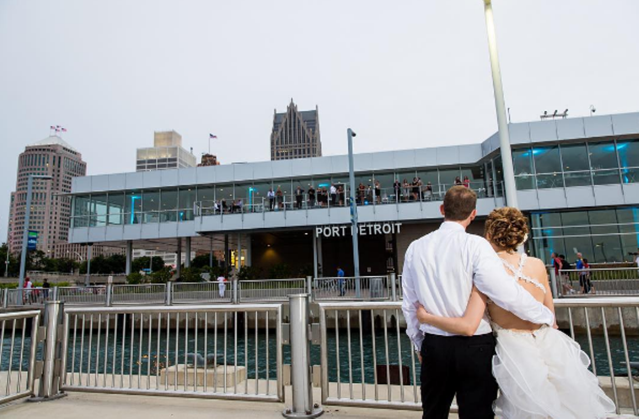 via @waterviewloft Photo by Mollan Photography