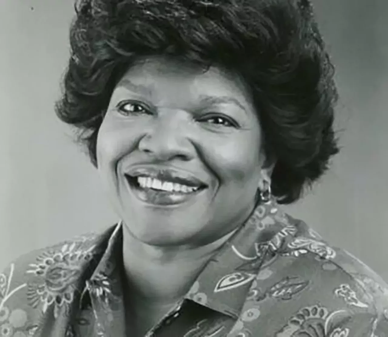 Susie Garrett An actress of theatre and television, jazz vocalist, and acting teacher, Susue Garrett is best known for playing Cherie's grandmother Betty Johnson on the NBC series Punky Brewster, as well as a guest appearance on The Twilight Zone. She died in 2002 in Southfield at the age of 72 and is interred at Woodlawn Cemetary. Publicity photo