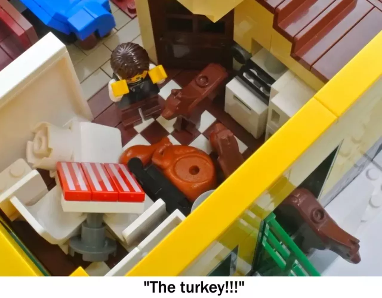 Image: 27 photos of the LEGO replica of the Christmas Story house