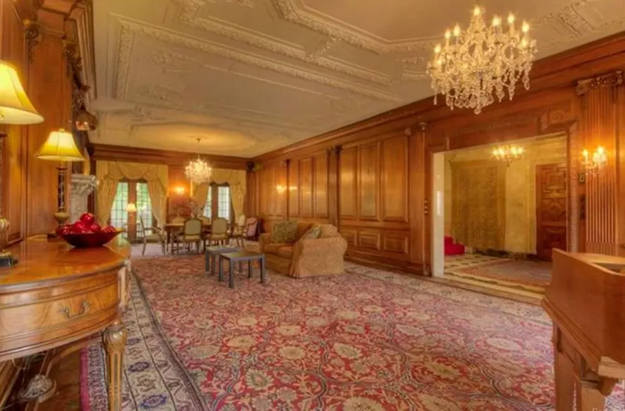 Image: 29 jaw-dropping photos of Berry Gordy Jr.'s lavish mansion that is for sale