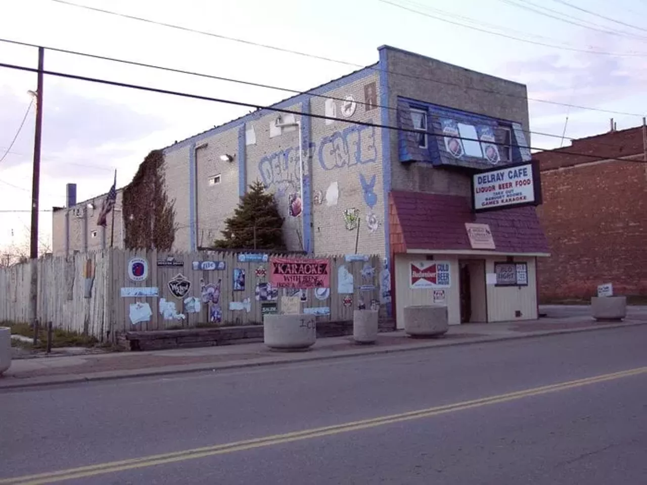 Delray Cafe This longtime holdout remained a stubborn fixture on Jefferson Avenue even until a decade ago. It was destroyed by fire in 2014. Photo via Yelp, Lorna E. 