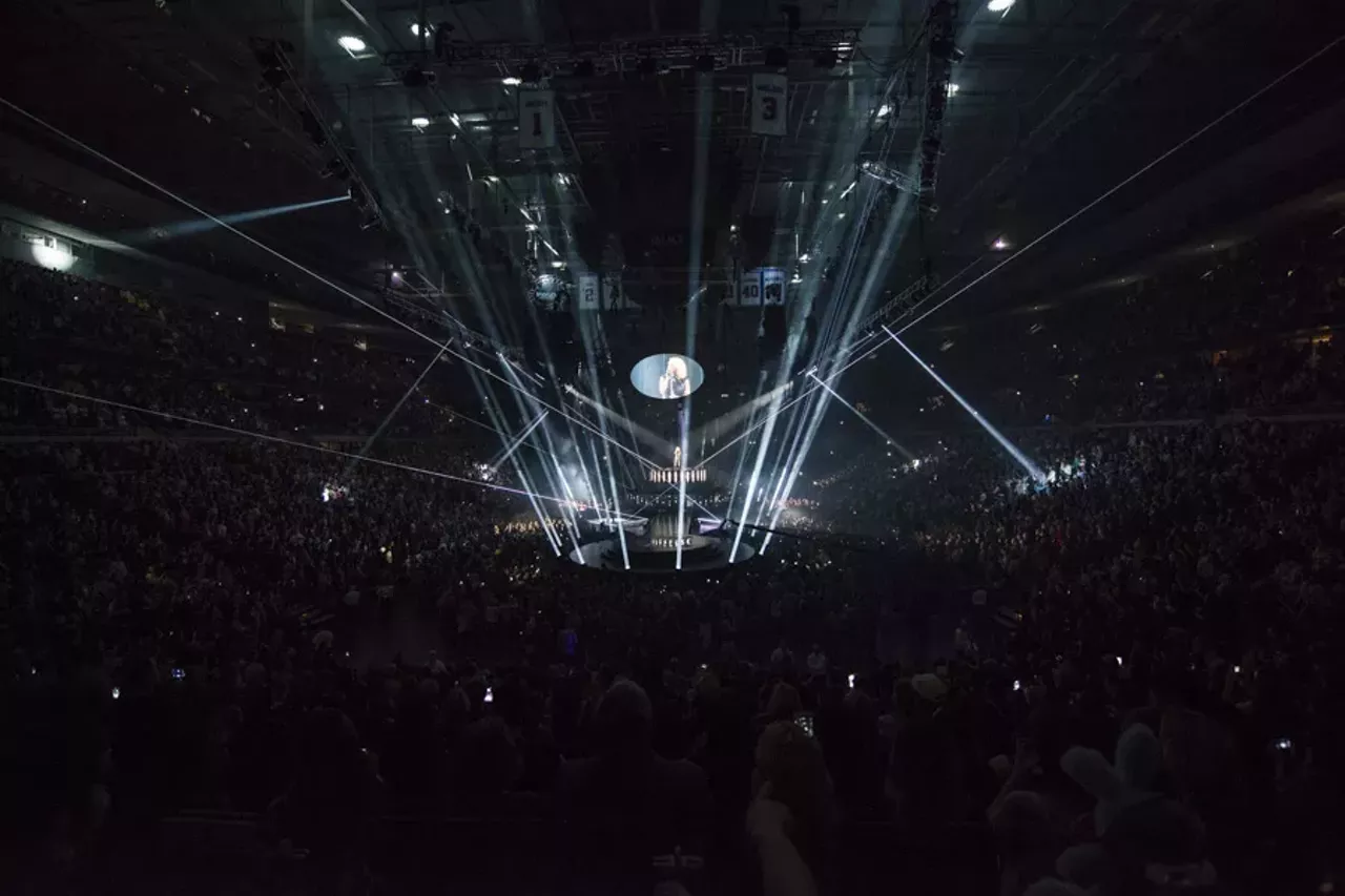 Image: 30 photos of Carrie Underwood singing her heart out at The Palace