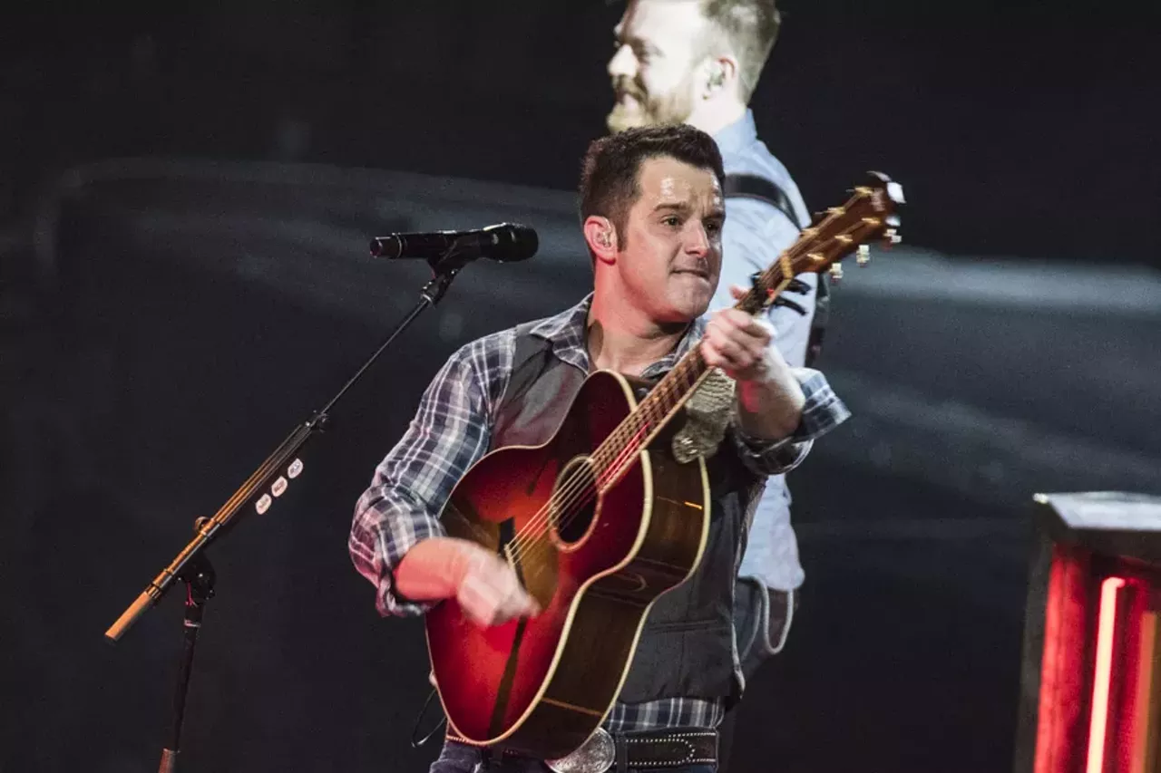 Image: 30 photos of Carrie Underwood singing her heart out at The Palace