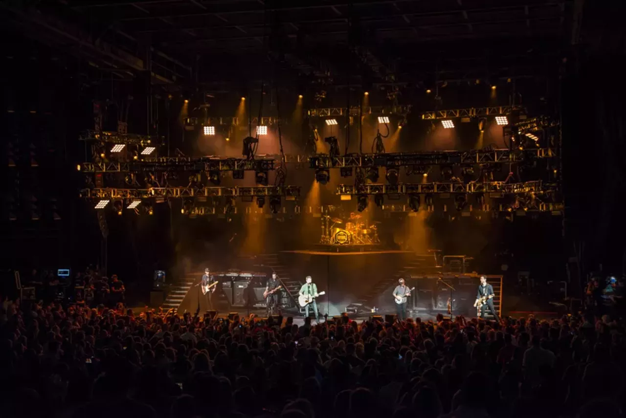 Image: 30 photos of Dierks Bentley performing at DTE Energy Music Theatre