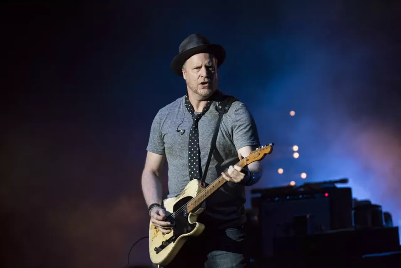 Image: 30 soulful photos of Counting Crows and Rob Thomas @ DTE