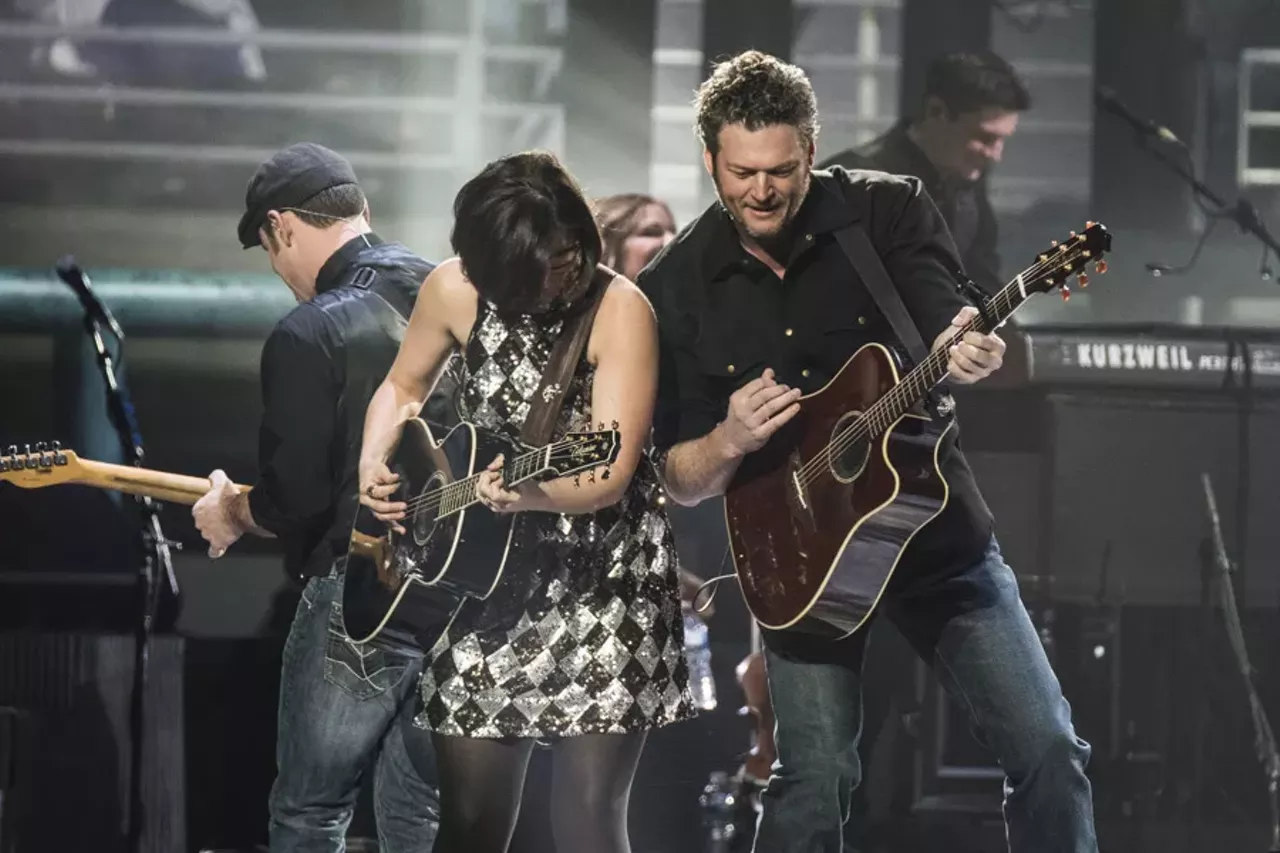 Image: 32 photos from Blake Shelton at The Palace