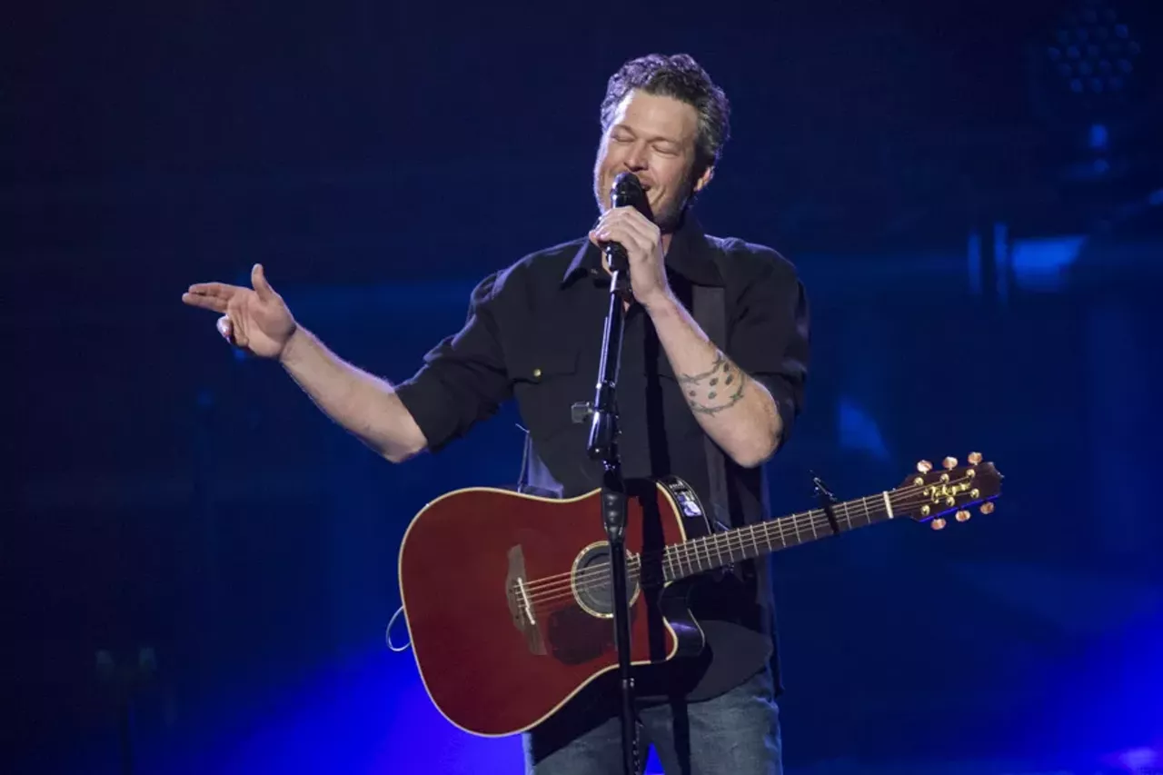 Image: 32 photos from Blake Shelton at The Palace