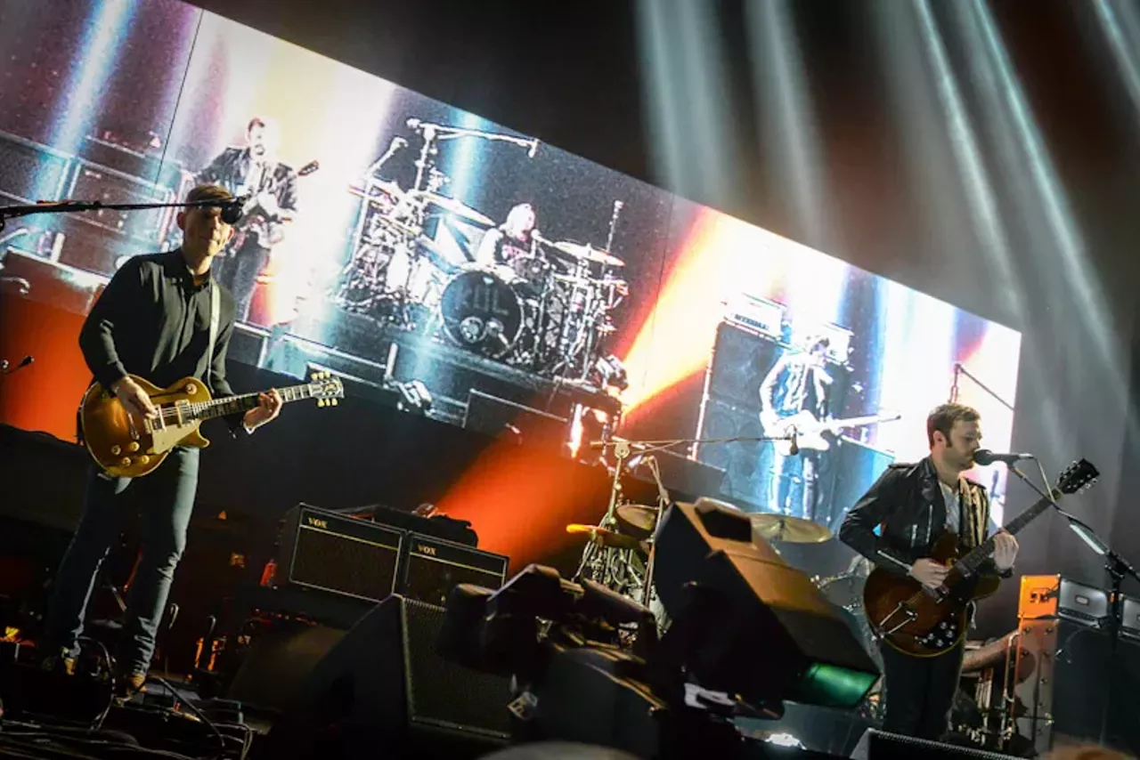 Image: 33 Great Pics From Kings Of Leon at the Palace