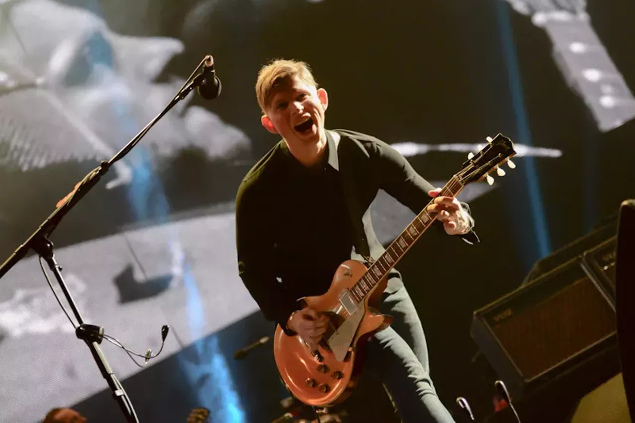 Image: 33 Great Pics From Kings Of Leon at the Palace
