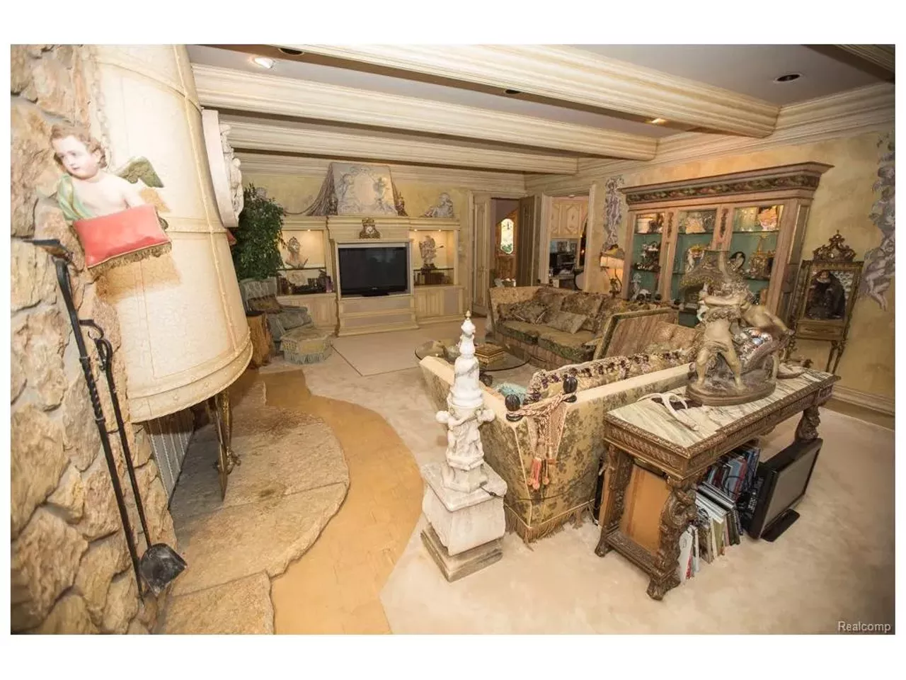 Image: 33 photos of a bizarre Genesee County mansion
