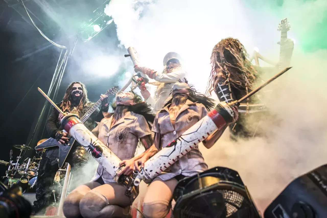 Image: 35 insane photos of Rob Zombie & Korn @ DTE