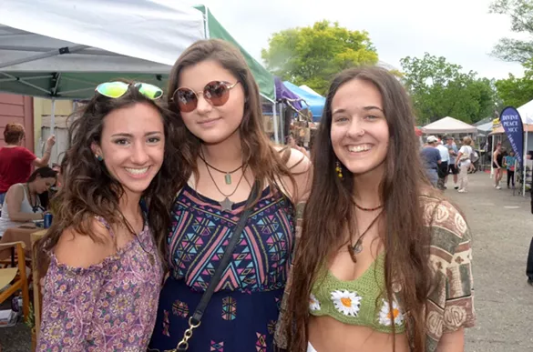 Image: 37 hippy, dippy, and trippy photos from Peacefest at L.A. Cafe