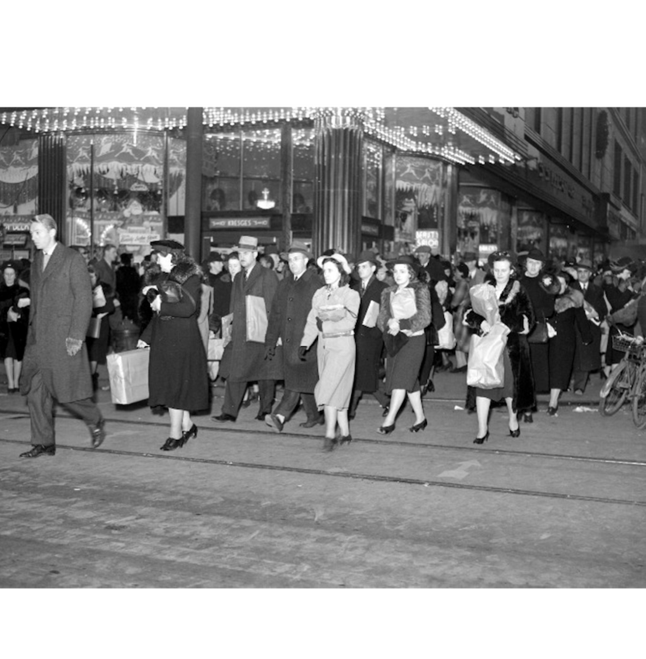 Christmas shoppers downtown. (1940) All photos courtesy of Walter P. Reuther Library, Archives of Labor and Urban Affairs, Wayne State University