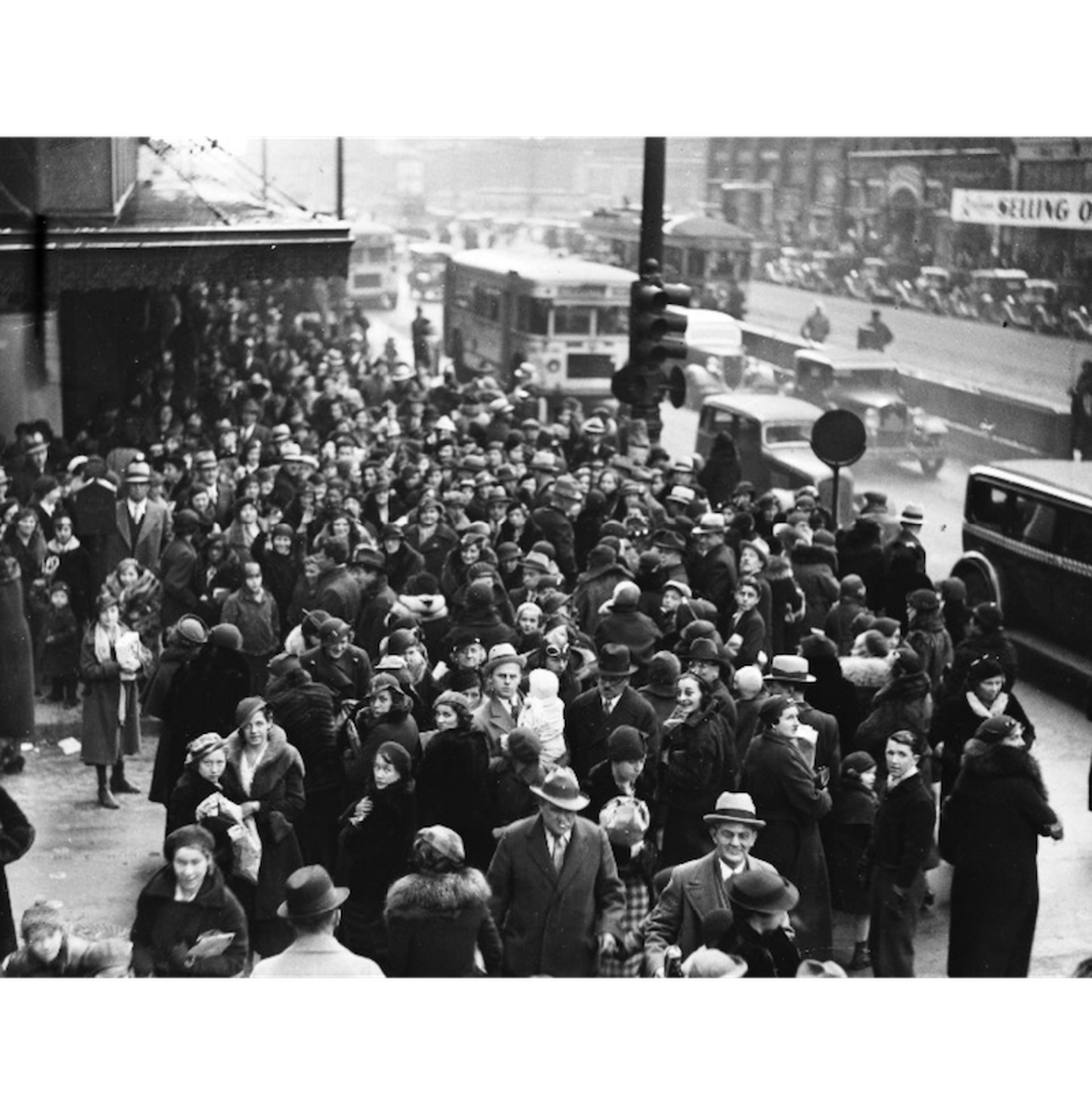 Christmas shoppers on Woodward Avenue. (1934) All photos courtesy of Walter P. Reuther Library, Archives of Labor and Urban Affairs, Wayne State University