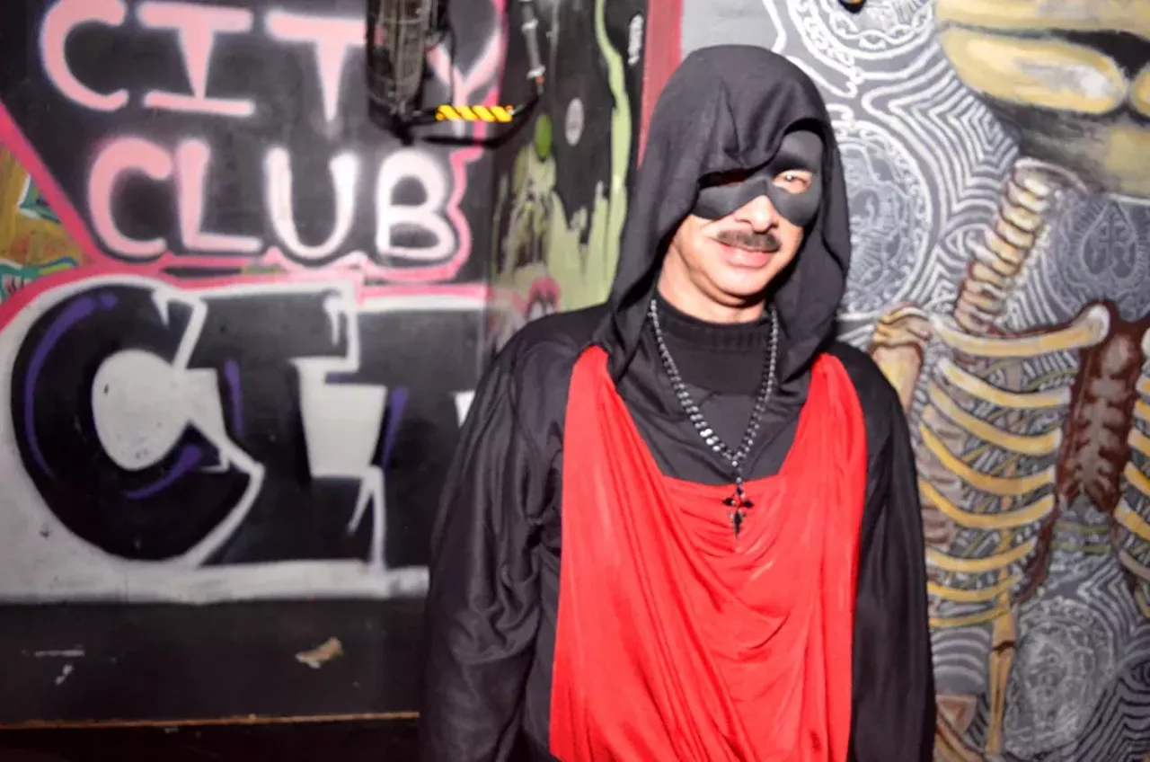 Image: 49 wild photos from Burning Passion: a Vampire Masquerade Ball