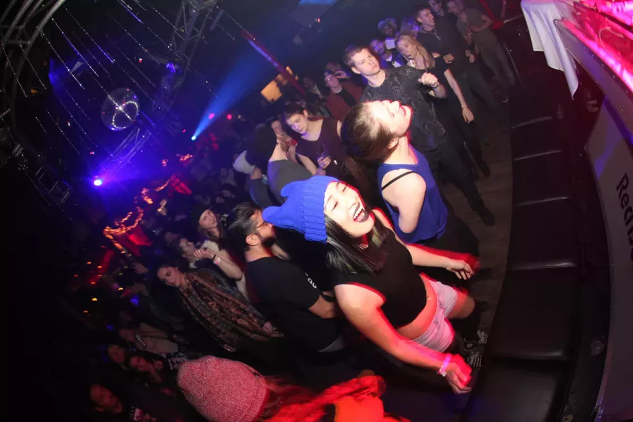 Image: 52 photos from J. Phlip at Necto