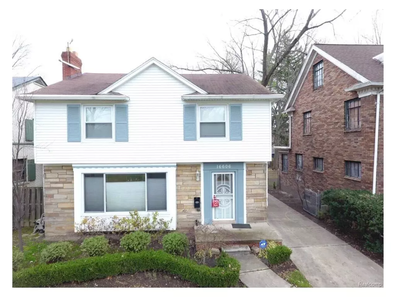 16606 Glastonbury Rd, Detroit $172,000; 3 beds, 2.1 baths The garage may not be attached, but at least it's a garage. This renovated home is absolutely gorgeous, and it has an awesome finished basement.