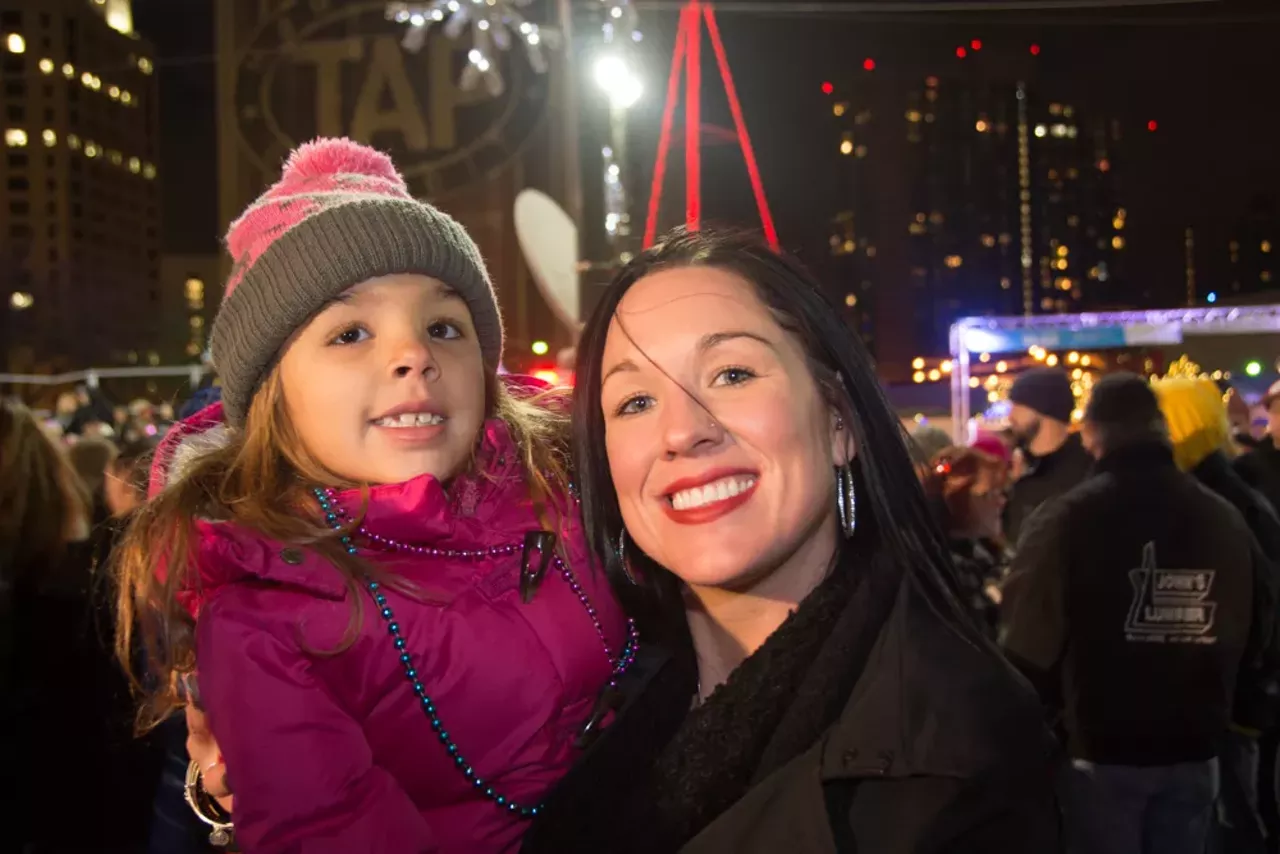 Image: 90 Pictures From Detroit's Tree Lighting Ceremony