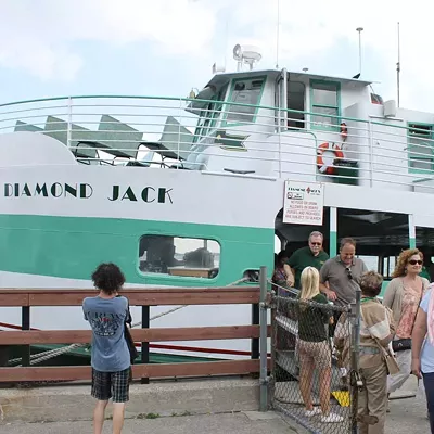 Tour the river by boat Here’s a fun way to learn about U.S.-Canadian history. This family-owned tour business offers sightseeing tours four days a week, Thursdays-Sundays, highlighting notable and historic attractions along the Detroit River. 1340 Atwater St., Detroit; diamondjack.com. Tickets are $25.