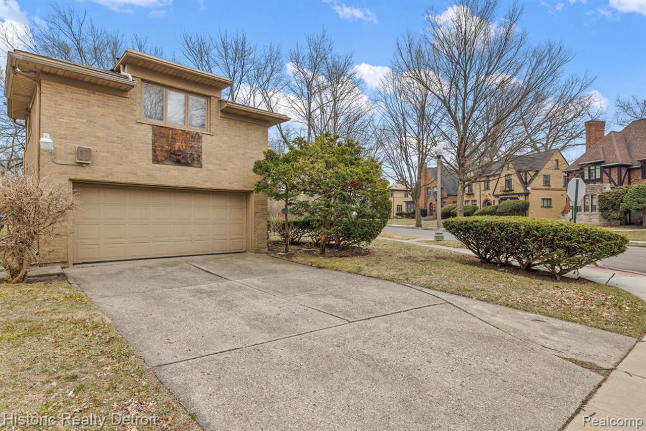 A stylish Mid-century modern home in Detroit’s Sherwood Forest neighborhood hit the market [PHOTOS]