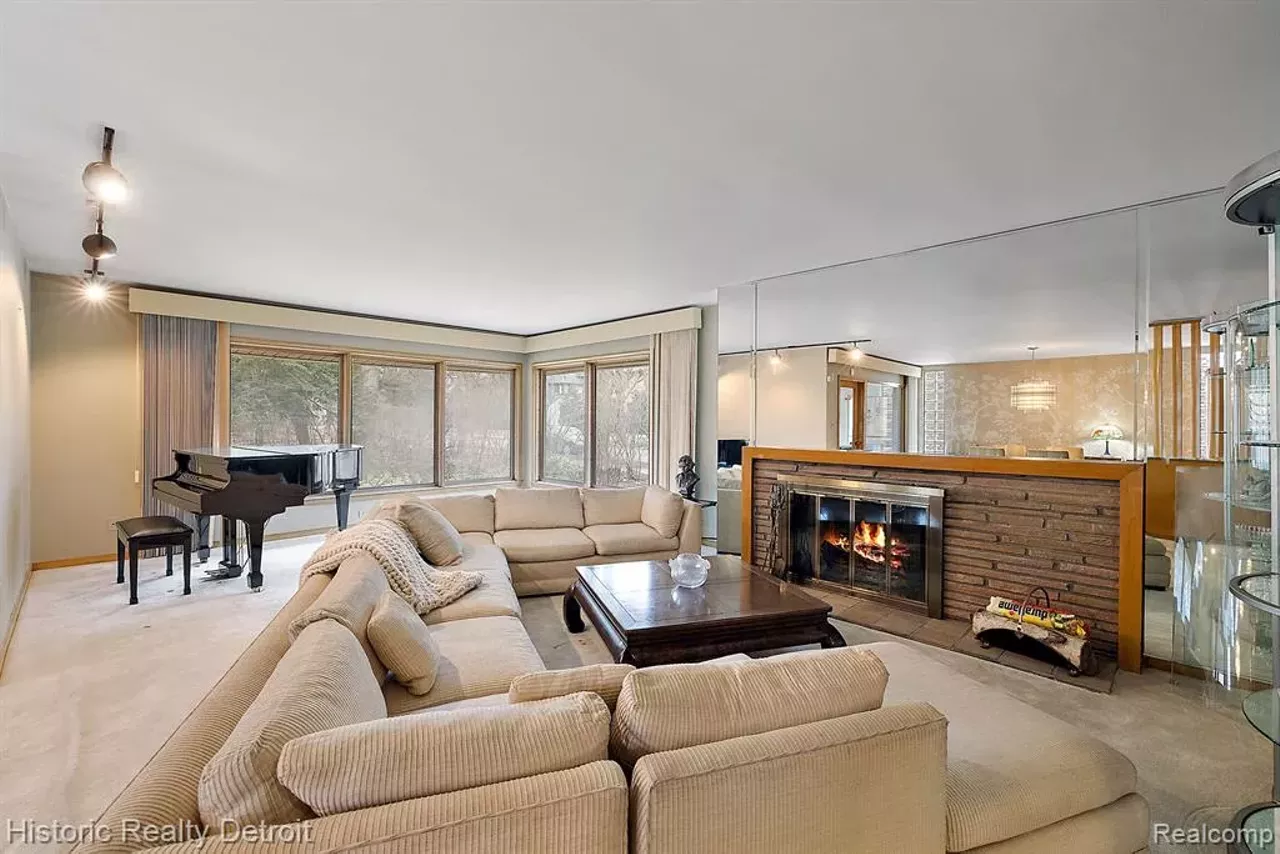 Image: A stylish Mid-century modern home in Detroit’s Sherwood Forest neighborhood hit the market [PHOTOS]