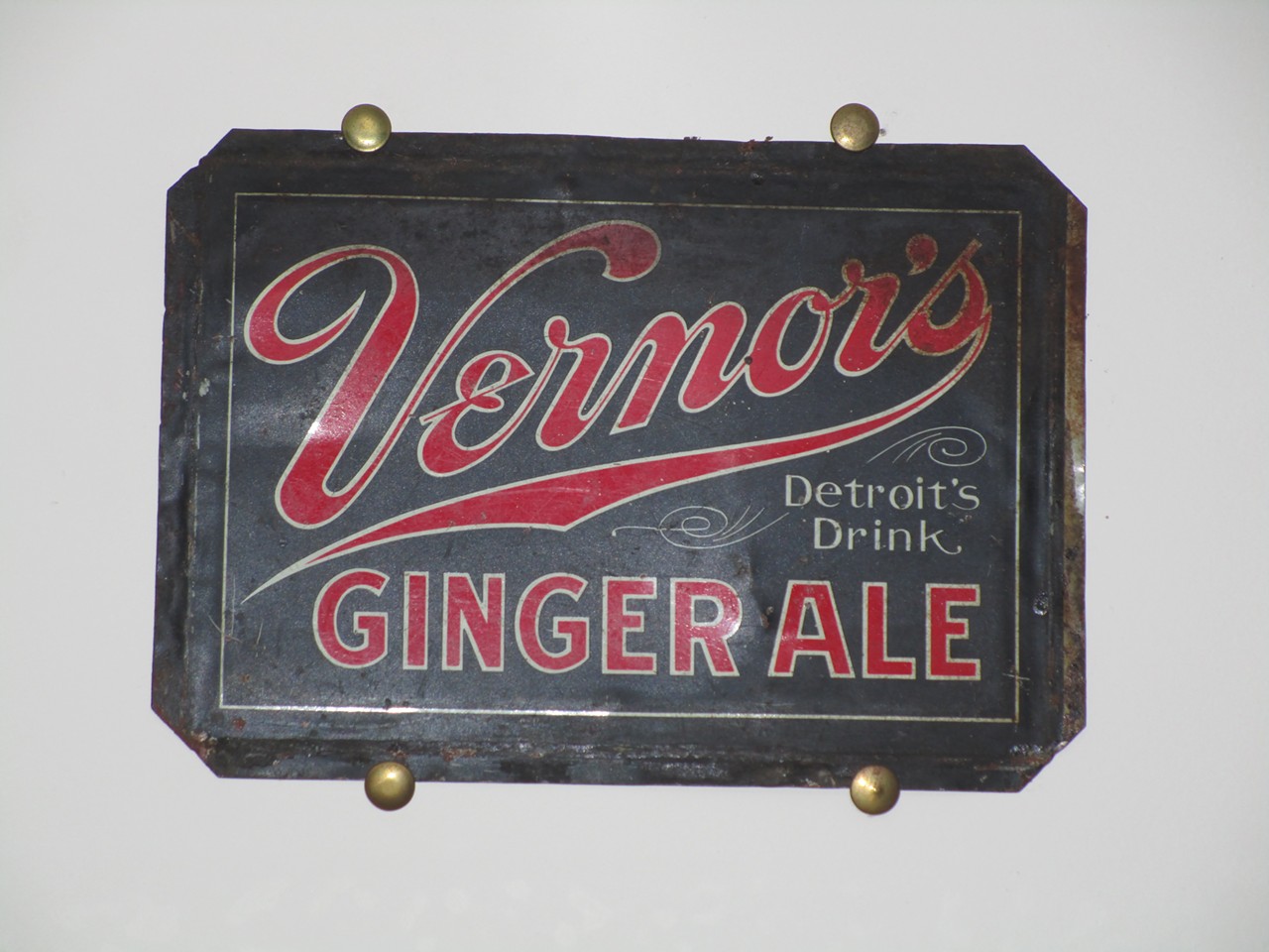 Vernors collector to uncap the history of the drink in Port Huron