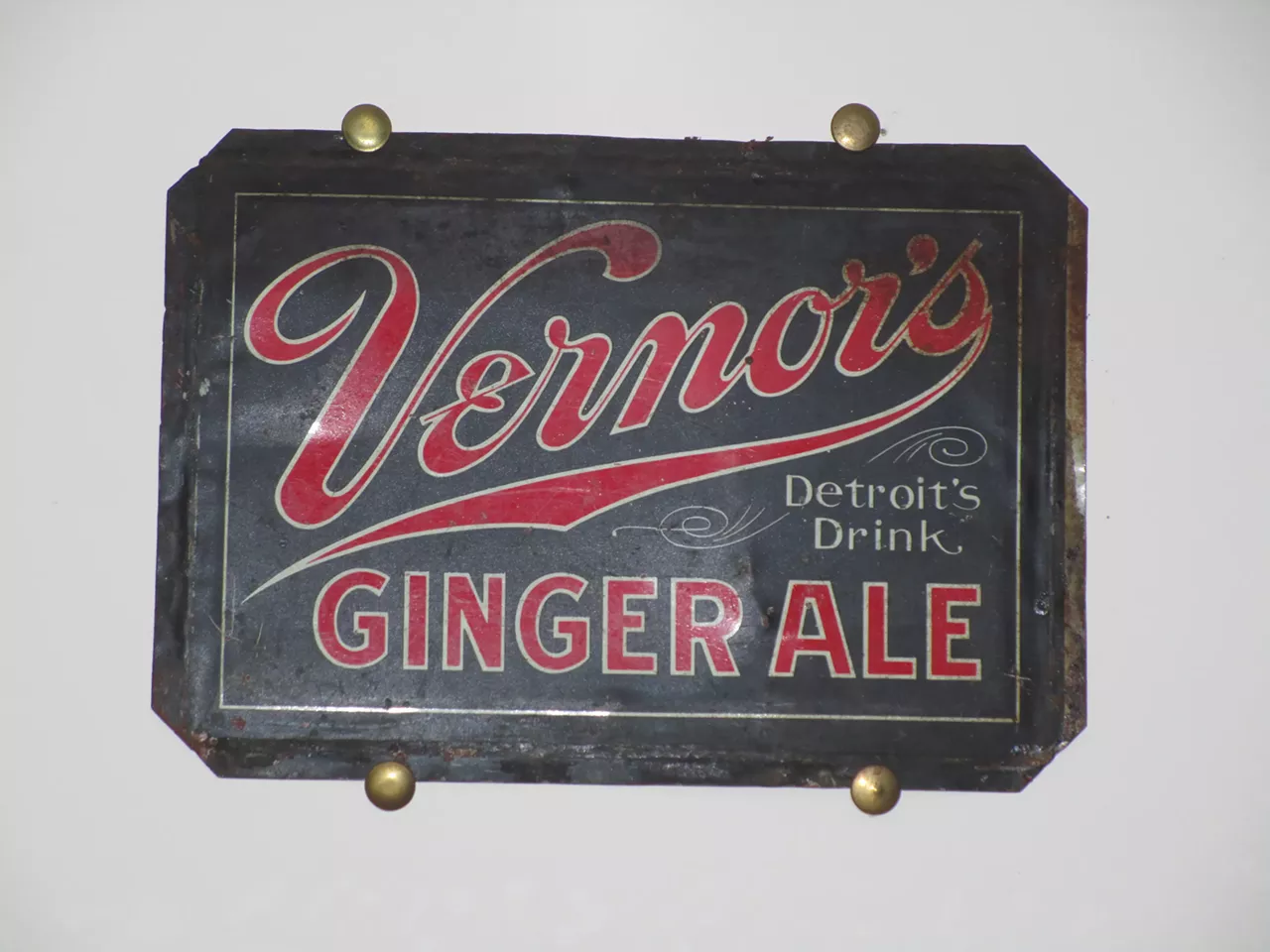 With red script and no green to be seen, this is among the earliest pieces in Wunderlich's collection.