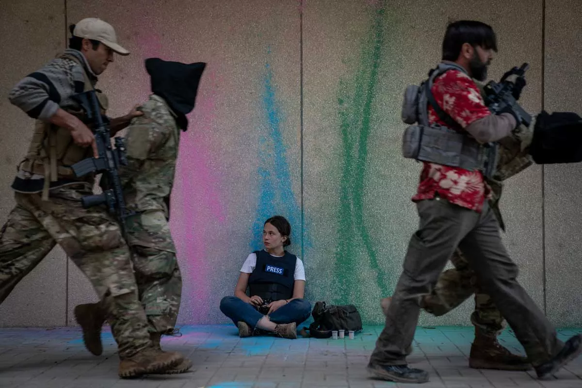 Image: Journalists like Jessie (Cailee Spaeny) seek to cover the war zone in their own backyard.