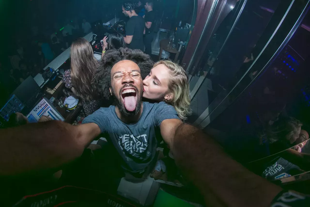 Image: All the bootylicious people we saw @ V Nightclub