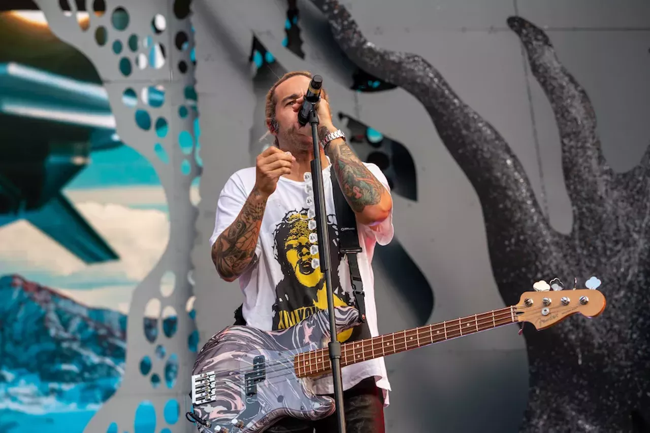 Image: All the fire and fuckery we saw at the Green Day, Weezer, and Fall Out Boy show at Comerica Park