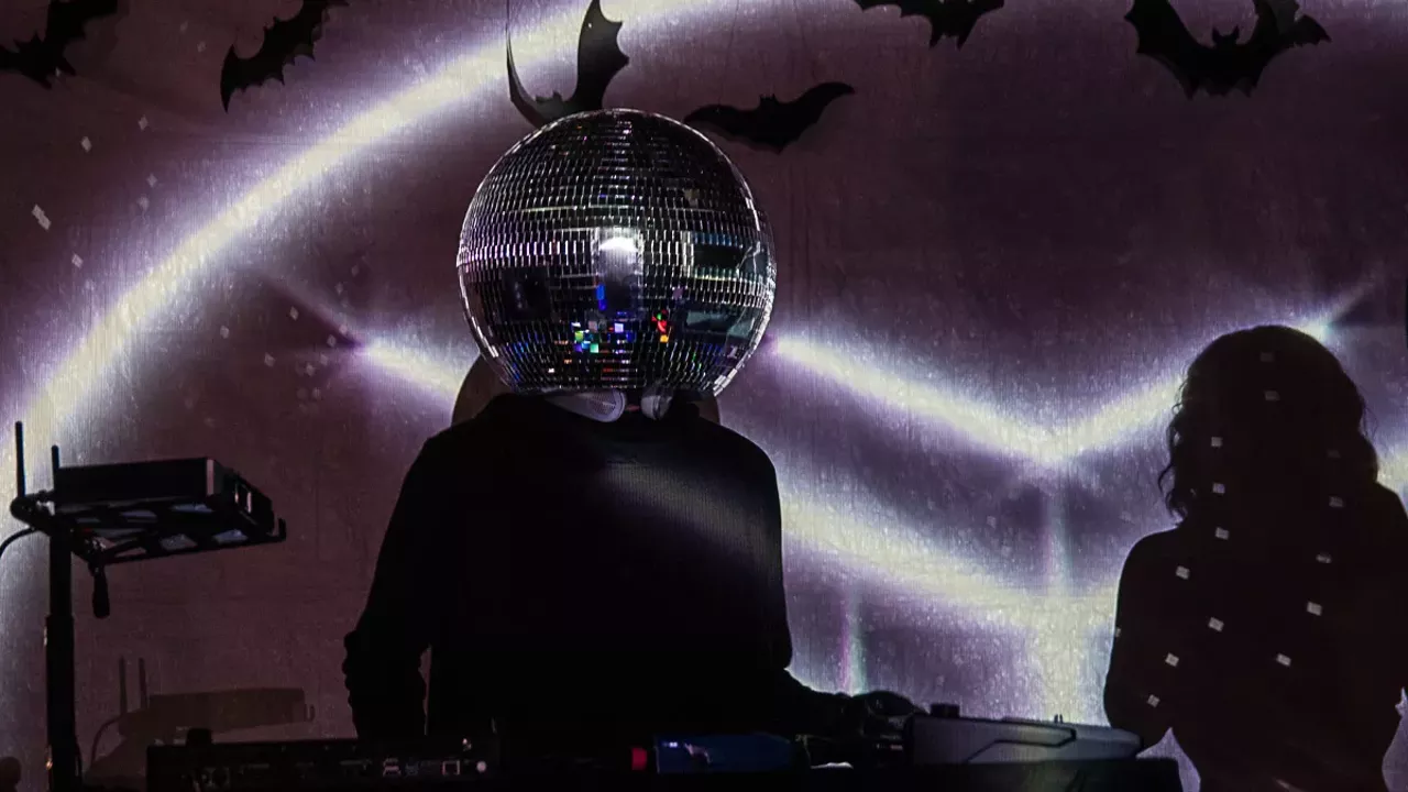 Image: All the sexy, dark things we saw at Skull Detroit’s Gothfest [NSFW]