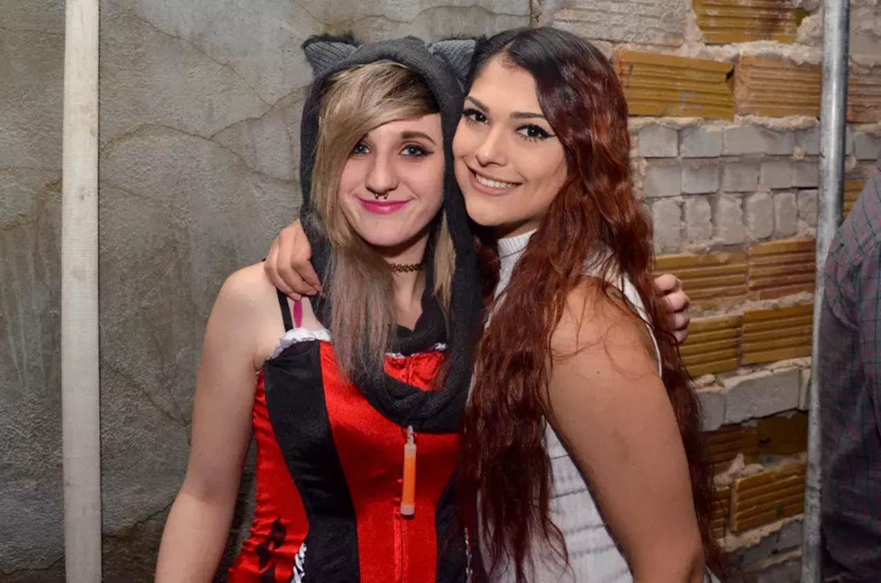 Image: All the wild people we saw during DJ Qbert and Craze @ Elektricity