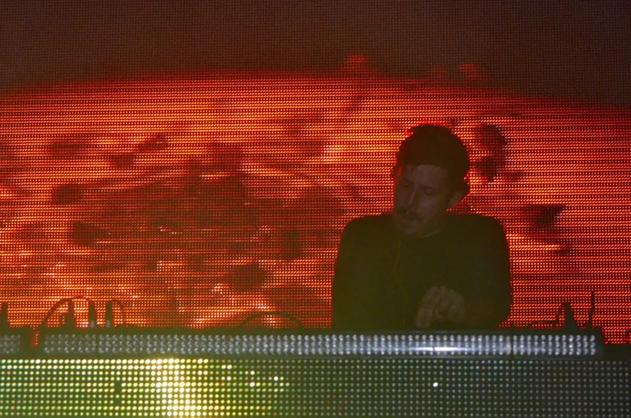 Image: All the wild people we saw during Safe and Sound @ Elektricity
