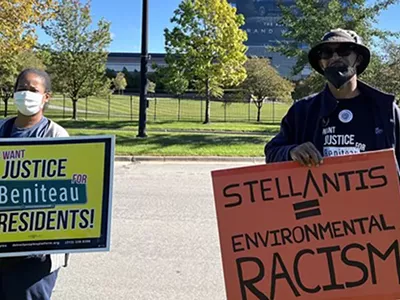 Image: Amid foul odor, Detroit residents demand meeting with Stellantis but are rebuffed