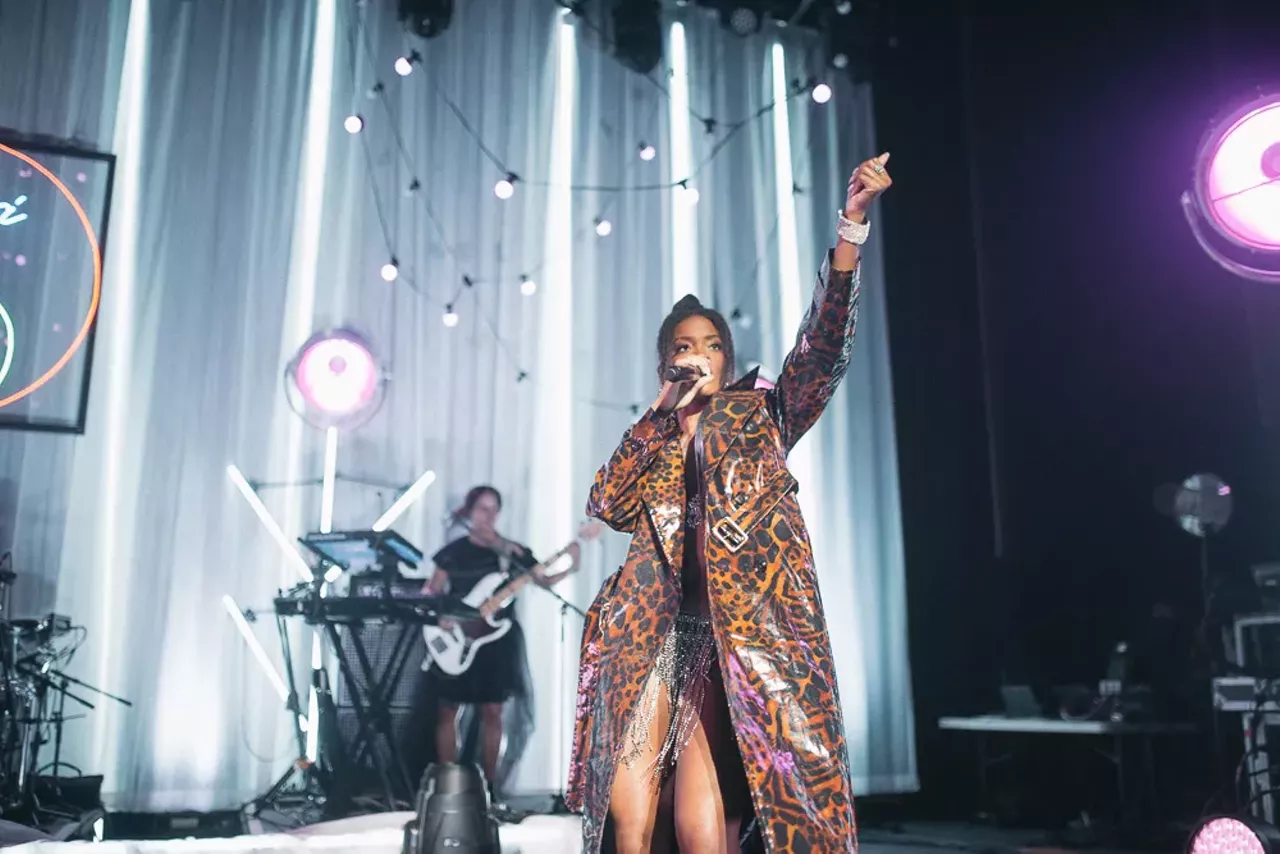 Image: Ari Lennox serenades fans at The Fillmore in Detroit