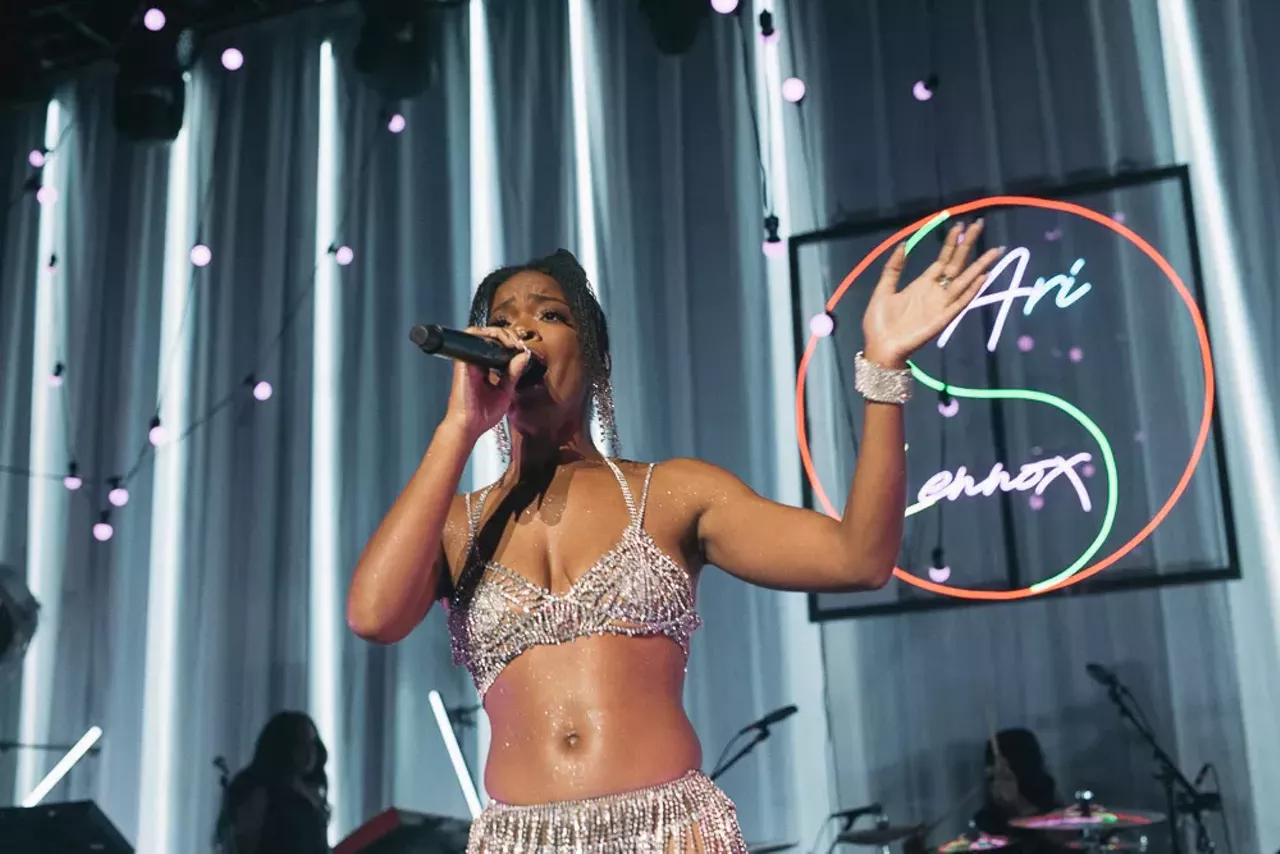 Image: Ari Lennox serenades fans at The Fillmore in Detroit