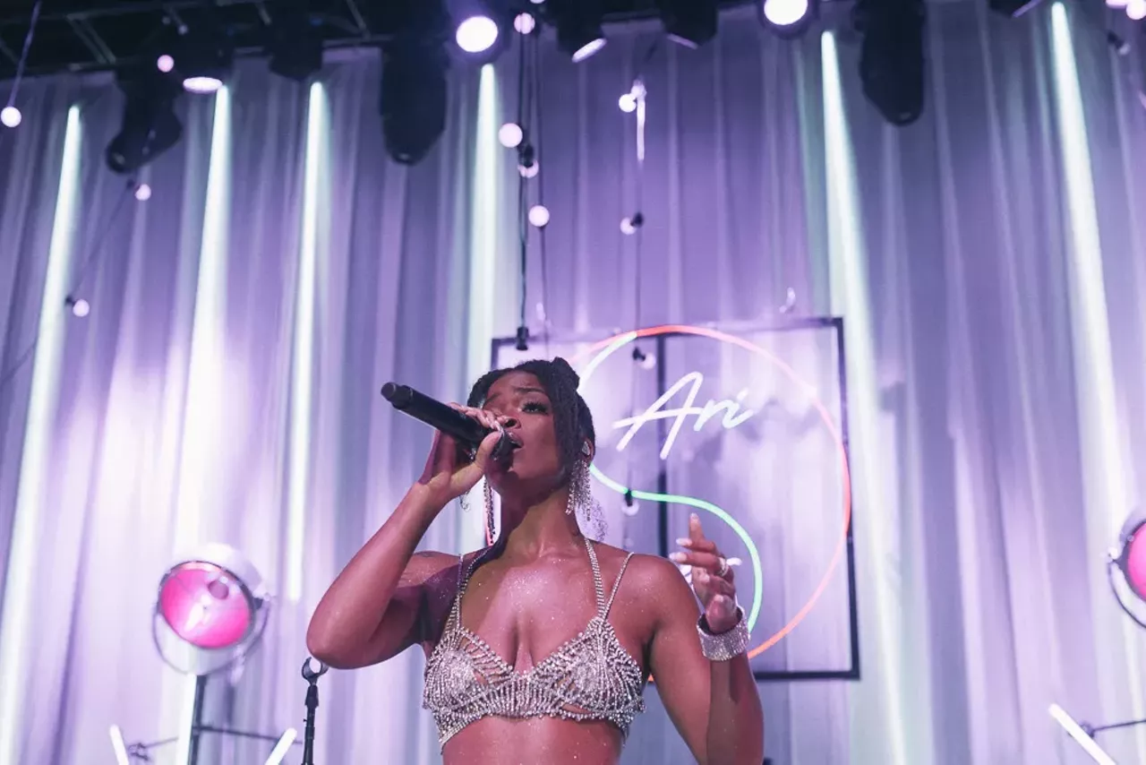 Image: Ari Lennox serenades fans at The Fillmore in Detroit