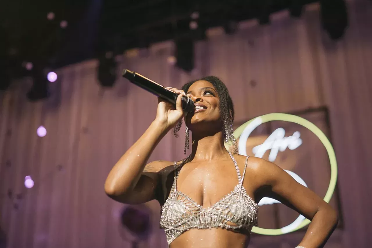 Image: Ari Lennox serenades fans at The Fillmore in Detroit