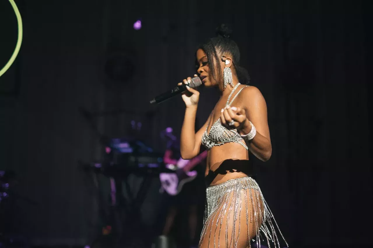 Image: Ari Lennox serenades fans at The Fillmore in Detroit